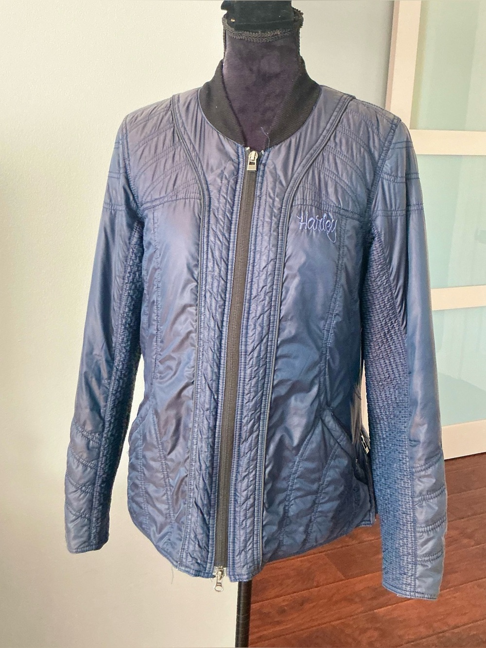 Stylish lightweight HARLEY DAVIDSON jacket 💙